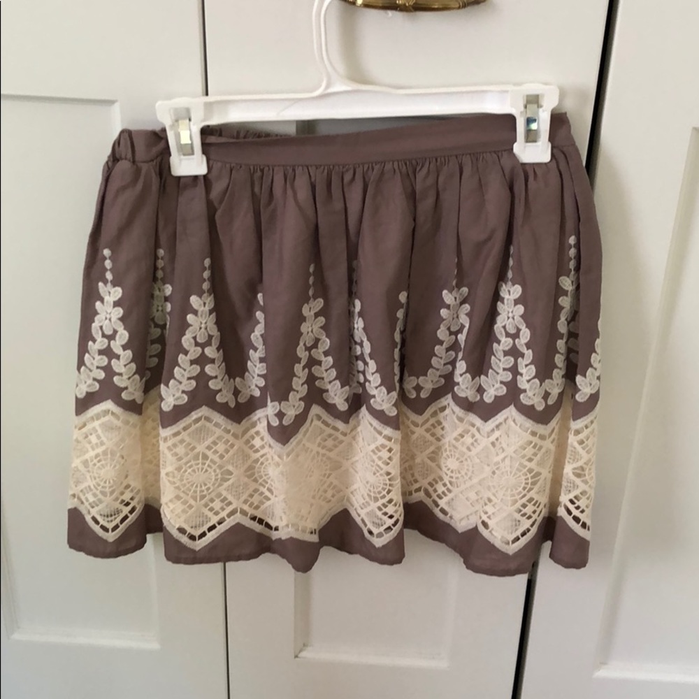 Cute skirt and never worn